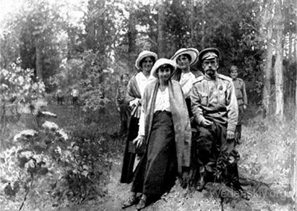 29. Государь с дочерьми - копия.jpg